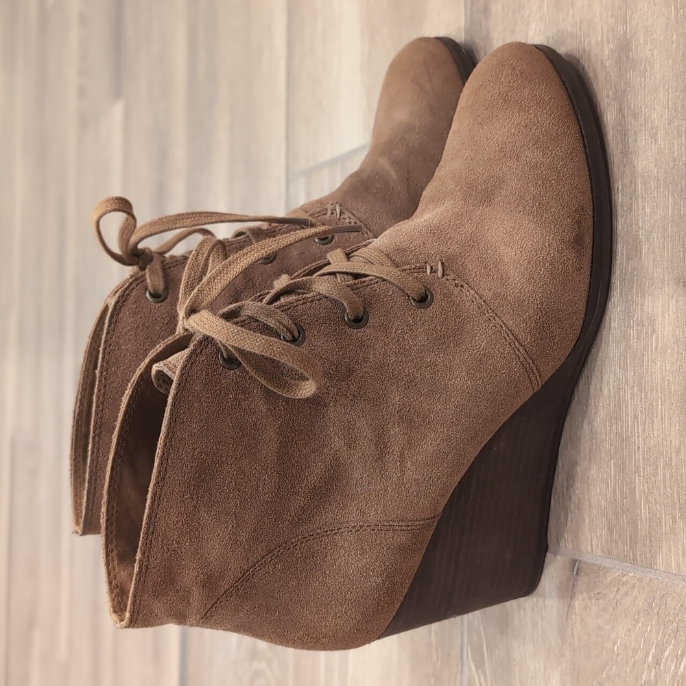 Lucky Brand Women's Size 10 Suede Wedge Lace Up Boots